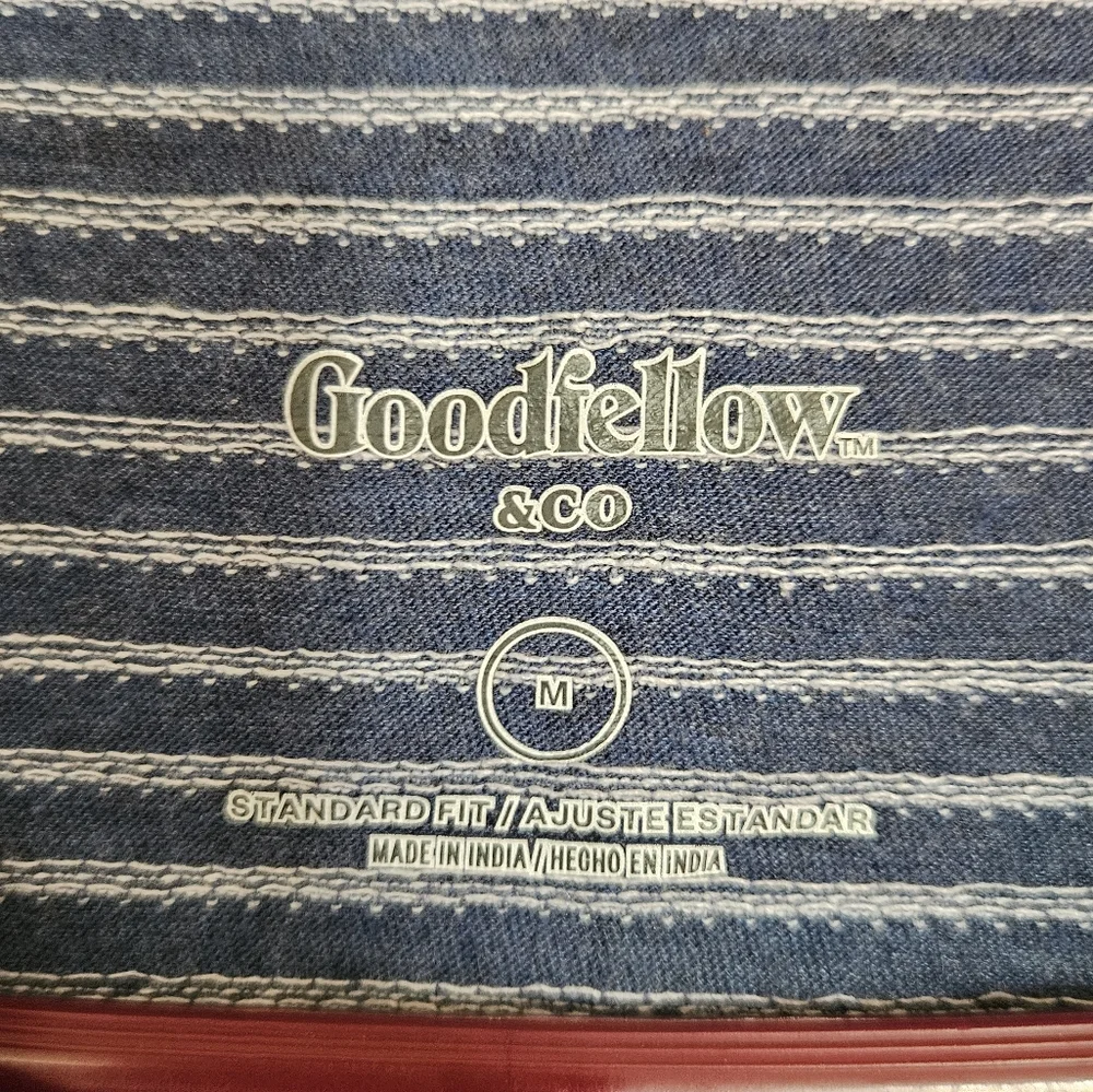 NWT Goodfellow & Co v-neck tee size Medium - Picture 3 of 3